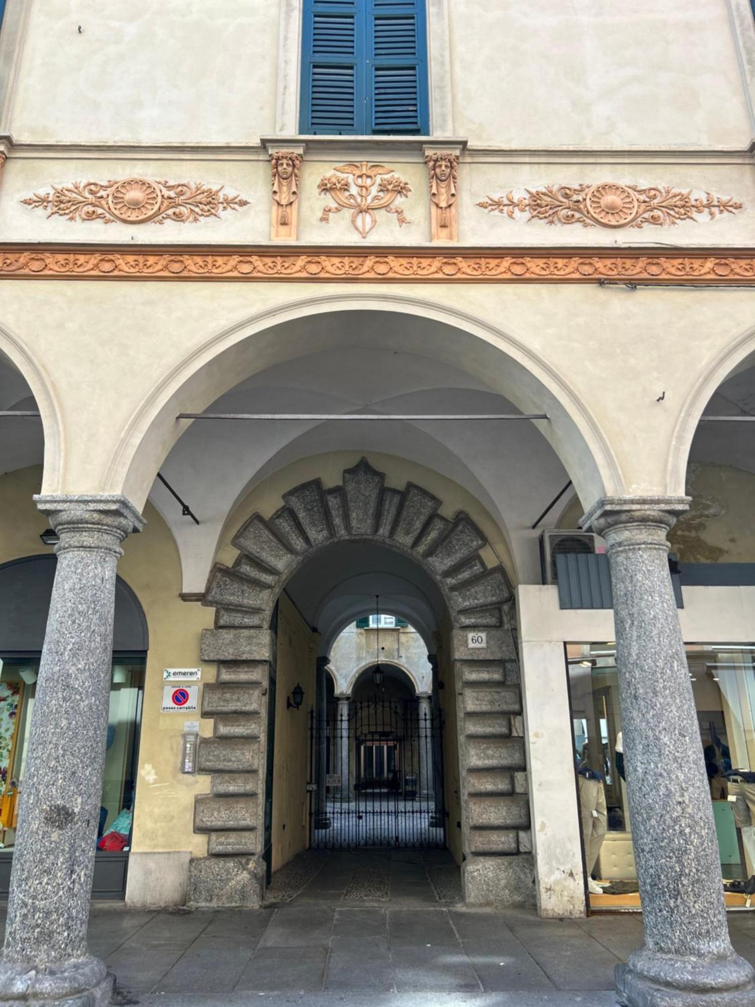 Porta Torre Como Apartment - By Relais Di Giada Eksteriør billede
