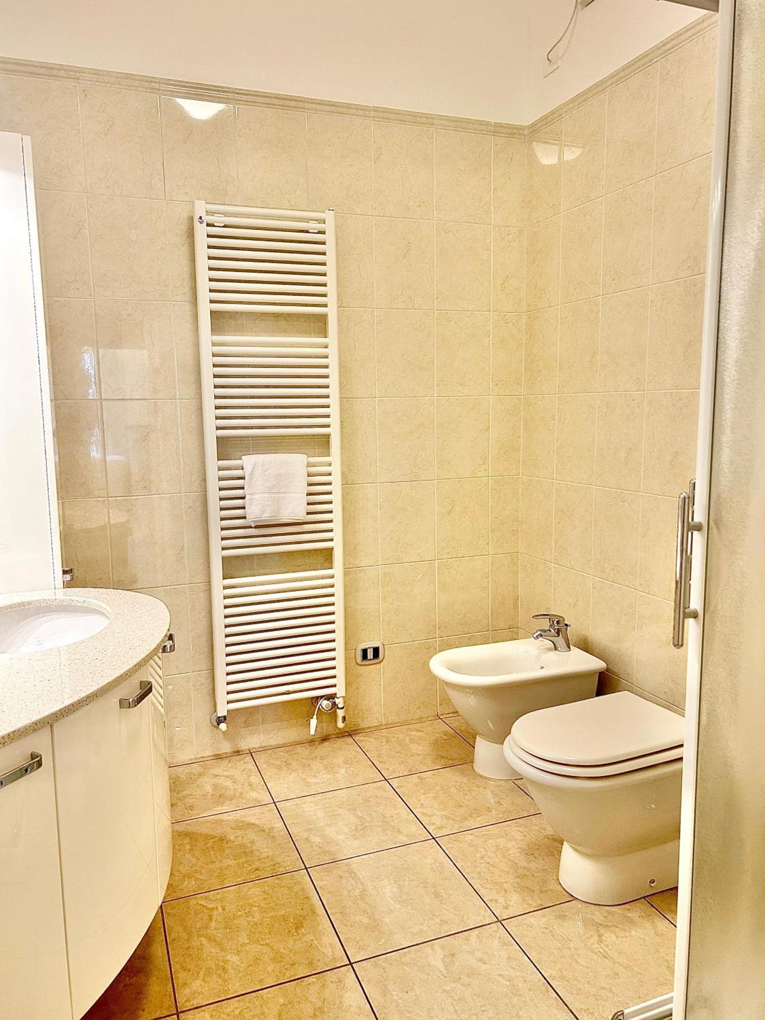 Porta Torre Como Apartment - By Relais Di Giada Eksteriør billede